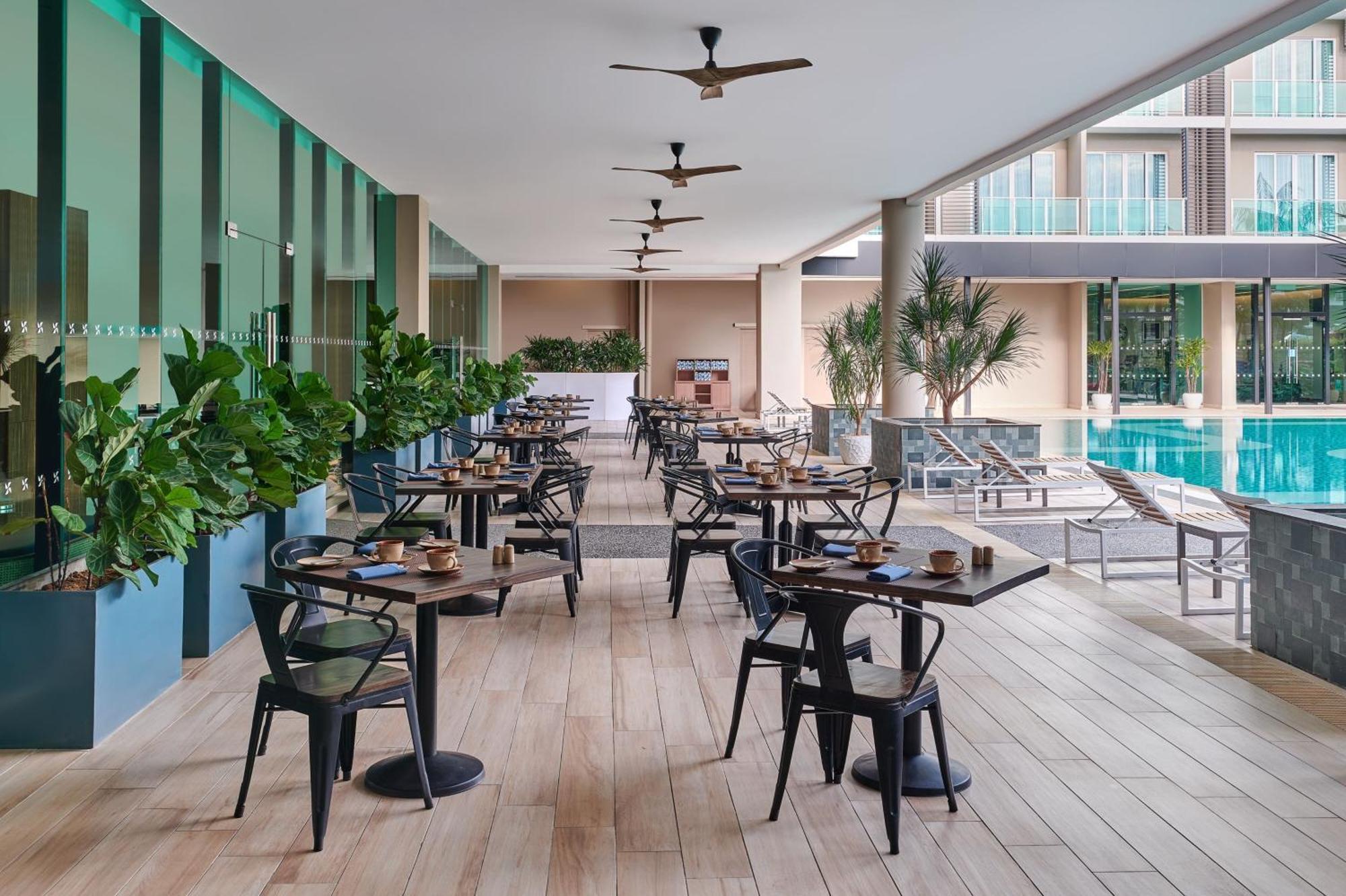 Four Points By Sheraton Desaru Buitenkant foto